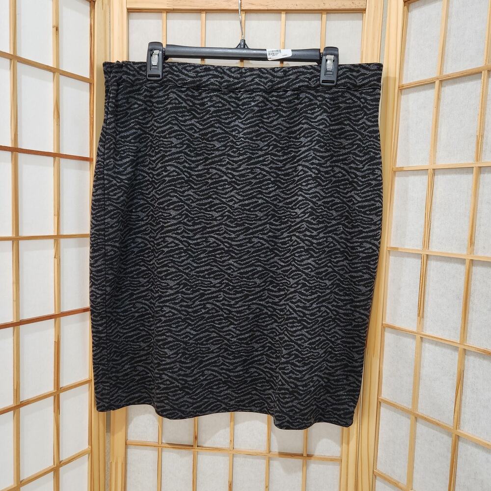 Avenue Womens Black Animal Print Skirt Sz 14/16 NWT